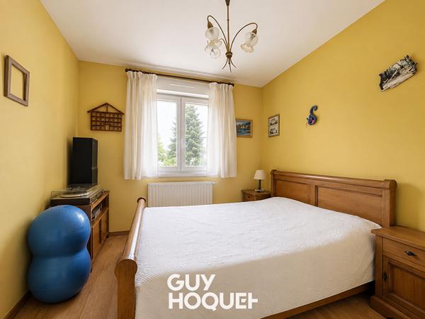 Maison sur demi niveaux 4 Chs + Garage double et terrain de 756 m² environ - 71000 SANCE