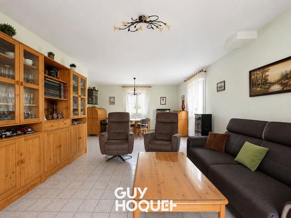 Maison sur demi niveaux 4 Chs + Garage double et terrain de 756 m² environ - 71000 SANCE