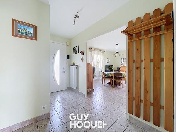 Maison sur demi niveaux 4 Chs + Garage double et terrain de 756 m² environ - 71000 SANCE
