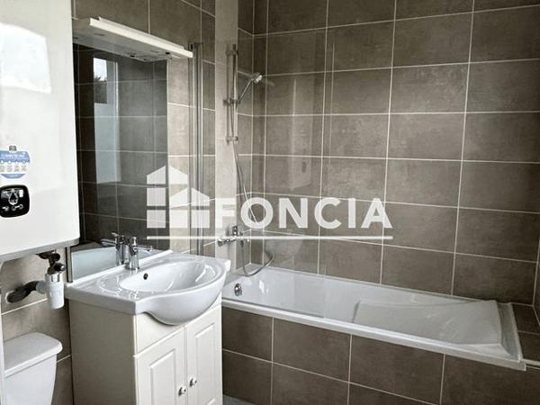 Location Appartement 3 pièces 51.33 m² - 21 CHEMIN DE LANNEDARRE Lourdes 65100