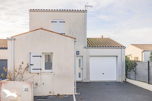 Maison à vendre |  Saint-Vivien |  5 pièces | 94 m²