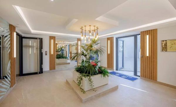 ROOF TOP VUE MER 4 pièces à Antibes à la vente