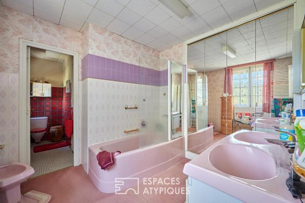 Manoir de caractère avec piscine et parc paysager