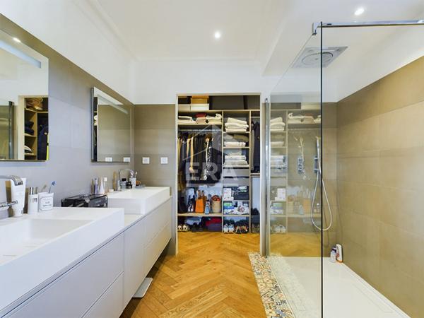 Très bel Appartement avec ascenseur, garage et cave