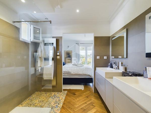 Très bel Appartement avec ascenseur, garage et cave