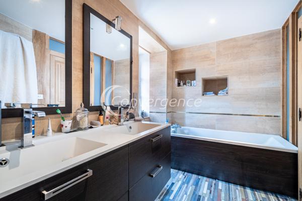 Maison
                                                                                                                                                                                                                                                                                                                        6 pièce(s)                                                                                                                                                                                                          5 chambre(s)                                                                                                                                                                                                          173.5  m²