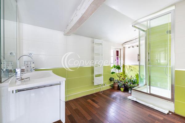 Maison
                                                                                                                                                                                                                                                                                                                        6 pièce(s)                                                                                                                                                                                                          5 chambre(s)                                                                                                                                                                                                          173.5  m²