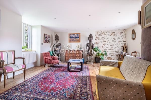 Maison
                                                                                                                                                                                                                                                                                                                        6 pièce(s)                                                                                                                                                                                                          5 chambre(s)                                                                                                                                                                                                          173.5  m²