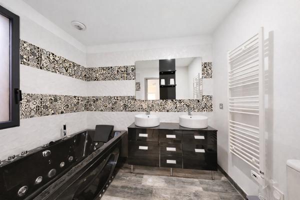 Maison 2020 avec piscine, 5 chambres, centre Arès, à pied plage et commerces