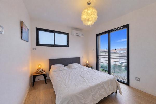 Maison 2020 avec piscine, 5 chambres, centre Arès, à pied plage et commerces