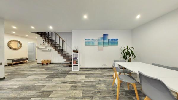 Maison 2020 avec piscine, 5 chambres, centre Arès, à pied plage et commerces