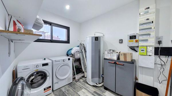 Maison 2020 avec piscine, 5 chambres, centre Arès, à pied plage et commerces