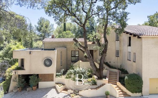 Aubagne, Villa 4 Chambres -  290 m² à vendre