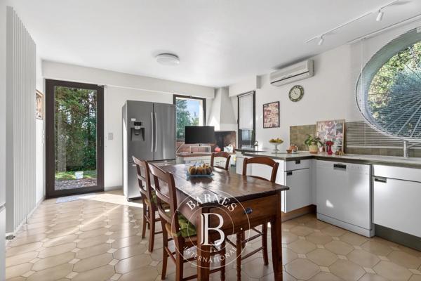Aubagne, Villa 4 Chambres -  290 m² à vendre