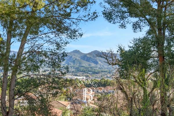 Aubagne, Villa 4 Chambres -  290 m² à vendre