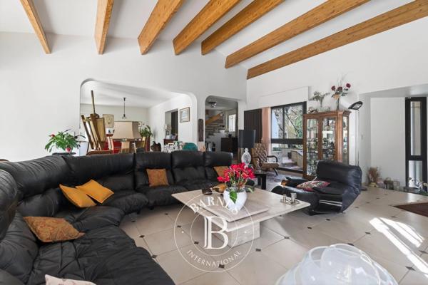 Aubagne, Villa 4 Chambres -  290 m² à vendre