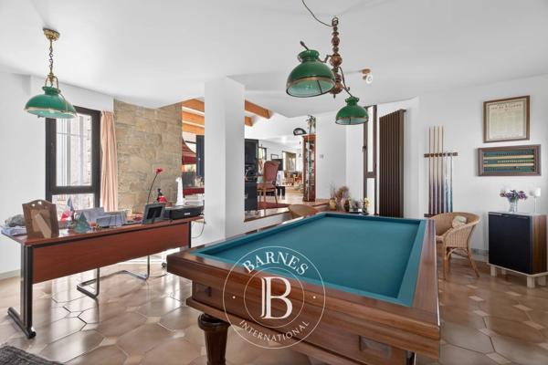 Aubagne, Villa 4 Chambres -  290 m² à vendre
