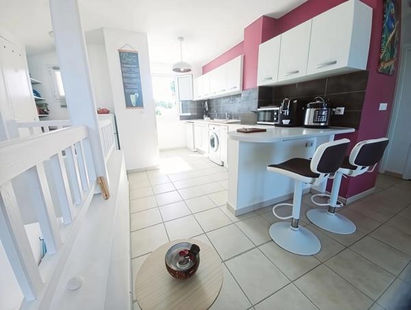 Appartement T3, meublé, vue mer, vaste terrasse, à vendre, LE MOULE AUTRE BORD (971)