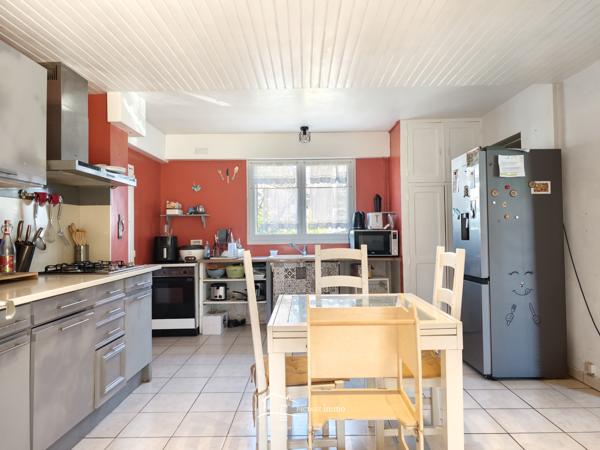 MAISON 4 CHAMBRES ET PLUS Lezay (79120)