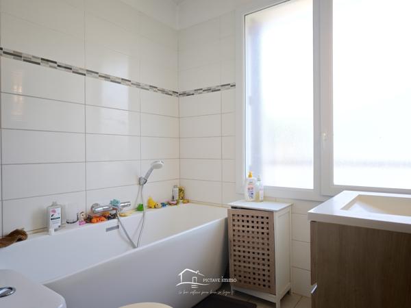 MAISON 4 CHAMBRES ET PLUS Lezay (79120)