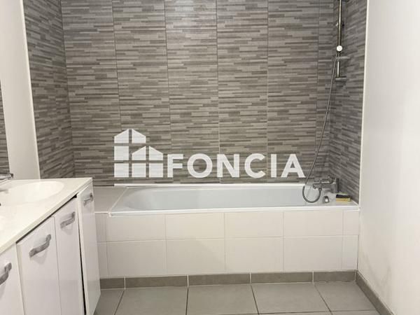 Location Maison 4 pièces 80.79 m² - PAR AVENUE BERNARD GIRAUDEAU Le Chateau D'oleron 17480