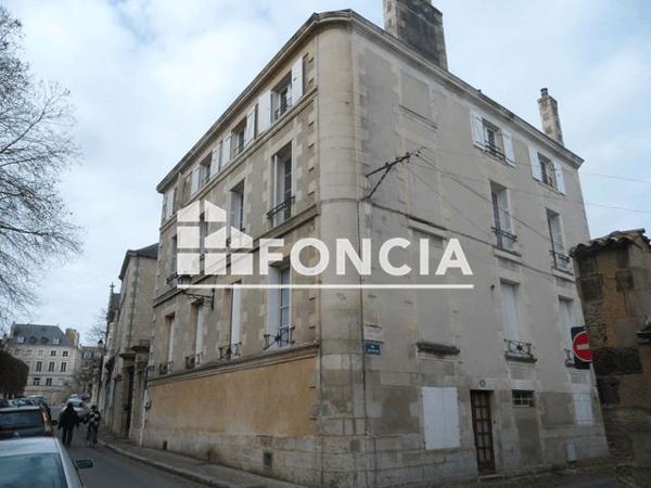 Location Studio 30.32 m² - 18 RUE SAINT FORTUNAT Poitiers 86000