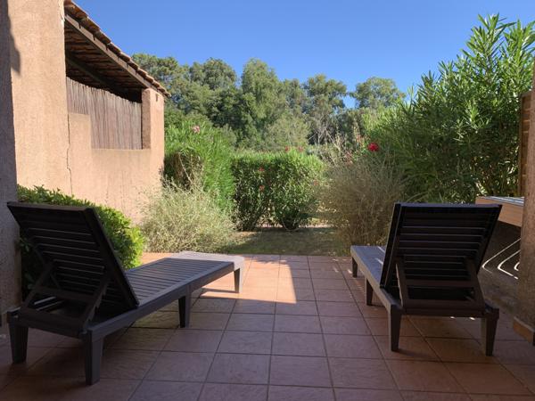 Zonza (20144) Plage à pied dans un havre de verdure