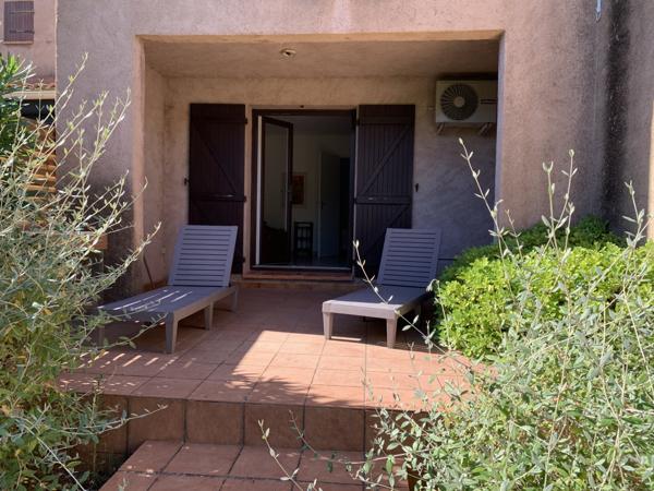 Zonza (20144) Plage à pied dans un havre de verdure