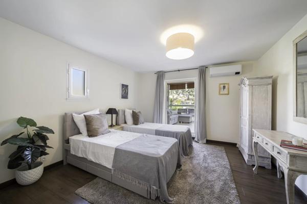 Duplex 157 m² avec grandes terrasses et vue mer – Le Cannet Saint-Catherine