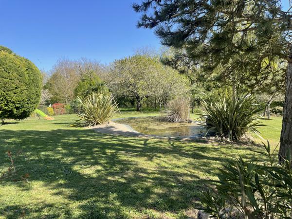 Migné-Auxances (86440) MIGNE-AUXANCES Maison Contemporaine 5 Chambres avec Piscine et Grand Jardin arboré !