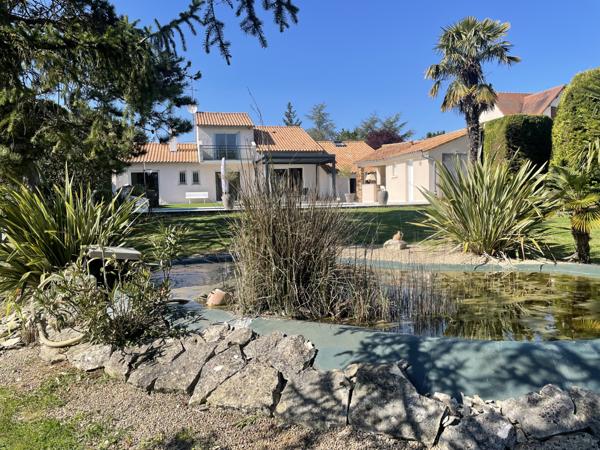 Migné-Auxances (86440) MIGNE-AUXANCES Maison Contemporaine 5 Chambres avec Piscine et Grand Jardin arboré !