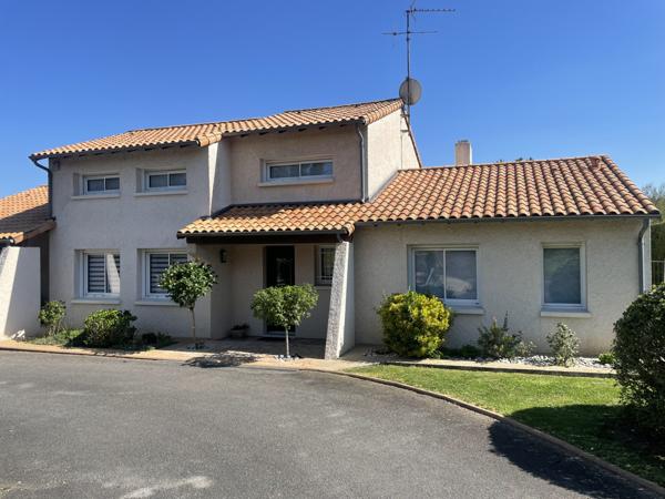 Migné-Auxances (86440) MIGNE-AUXANCES Maison Contemporaine 5 Chambres avec Piscine et Grand Jardin arboré !