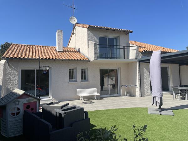 Migné-Auxances (86440) MIGNE-AUXANCES Maison Contemporaine 5 Chambres avec Piscine et Grand Jardin arboré !