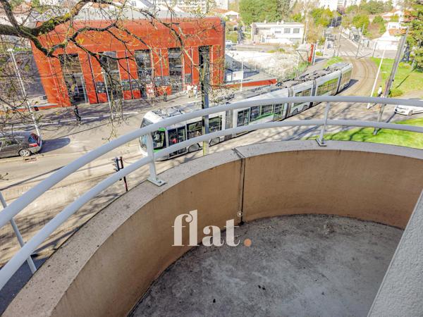 Studio 22,11 m² avec balcon et parking - DPE D - Rezé Balinière