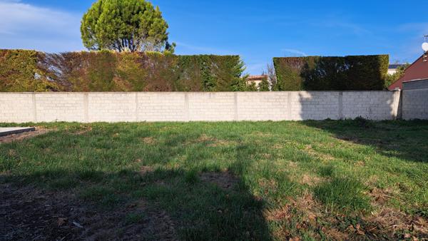 Pernes-les-Fontaines (84210) Terrain 528 m².