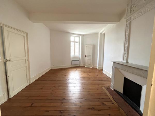 Location Appartement105,7 m² - 3 Pièces - MONTAUBAN (82000)