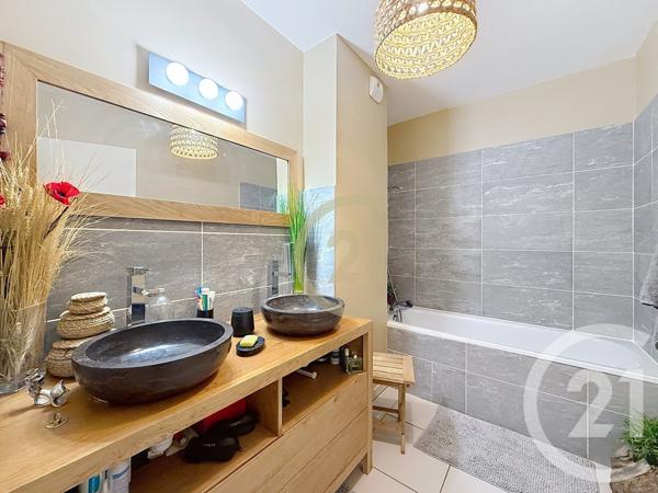 Appartement F3 à vendre  3 pièces - 64,24 m2 NANTERRE - 92