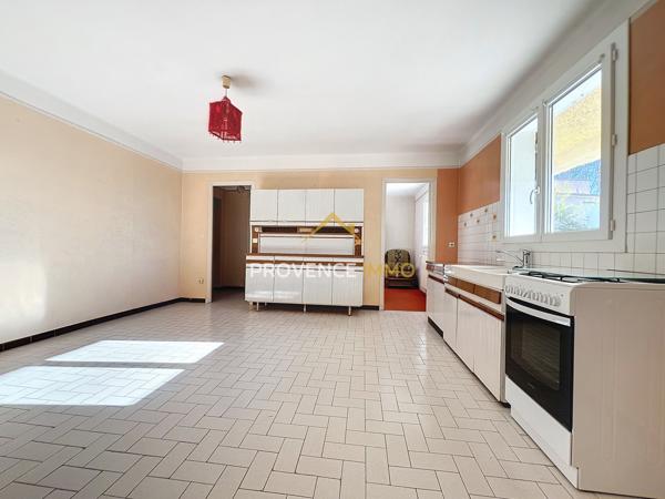 Pélissanne (13330) Maison de 145 m2 - 5 chambres - Parcelle de 1000 m2