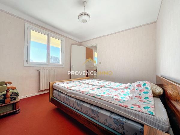 Pélissanne (13330) Maison de 145 m2 - 5 chambres - Parcelle de 1000 m2