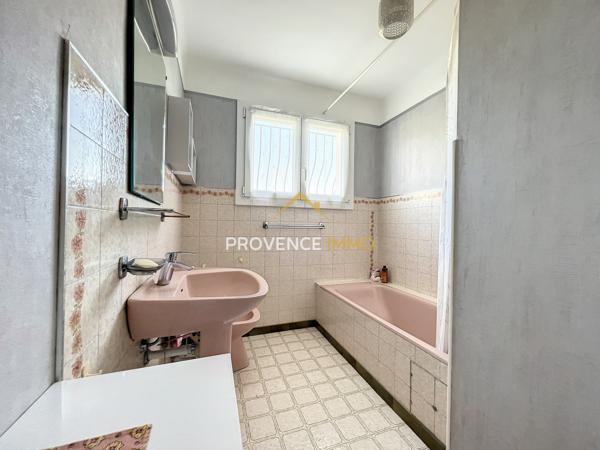 Pélissanne (13330) Maison de 145 m2 - 5 chambres - Parcelle de 1000 m2