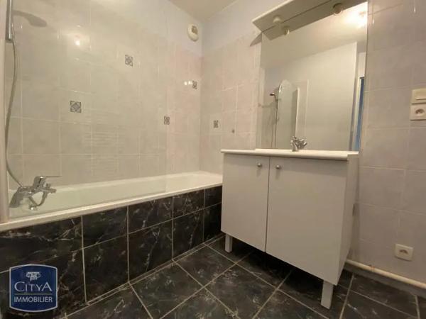 Appartement à louer 3 pièces 62.89m² Mâcon (71000)