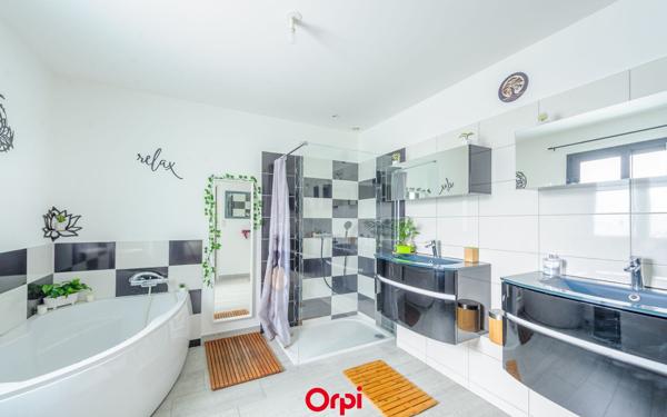 Maison à vendre    6 pièces •  Marsilly