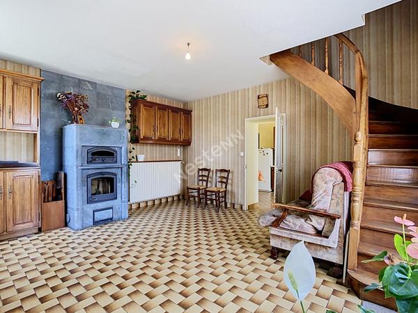 Maison style bourgeoise et division de terrain possible à vendre sur la commune de Gesté