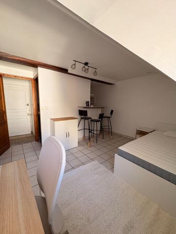 A LOUER - STUDIO MEUBLE - SECTEUR ST BENIGNE/BOSSUET