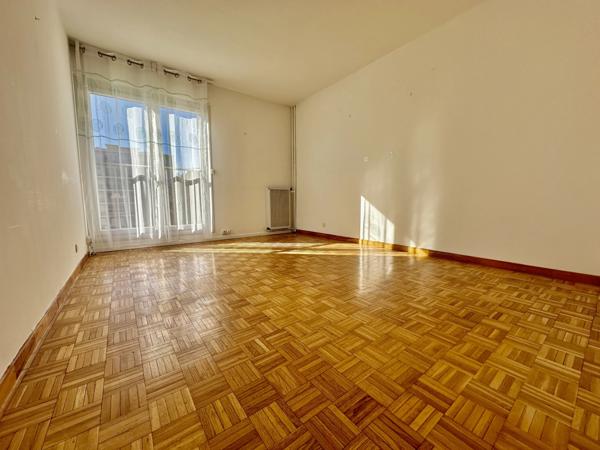 AIX EN PROVENCE - QUARTIER ST DONAT - T5 102M2 Balcon