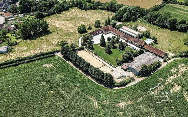 Corps de ferme réhabilité en lieu d’accueil événementiel