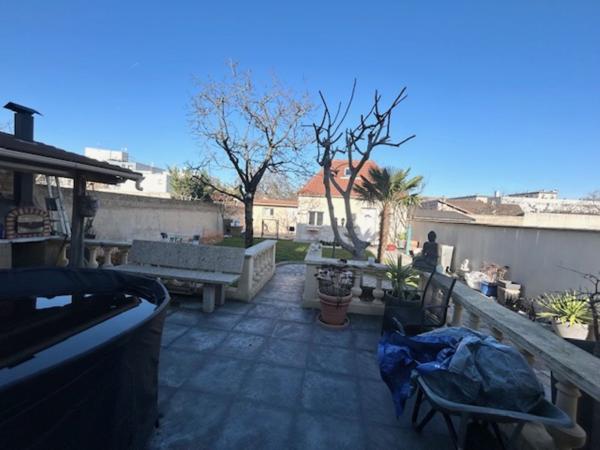 Maison familiale avec dépendances 33,31m2 Gros potentiel