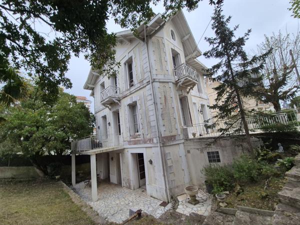 Maison 12 pièce(s) 8 chambre(s) 202.59 m²