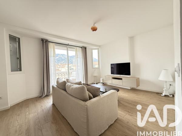 Location appartement 3 pièces 80 m² Toulon