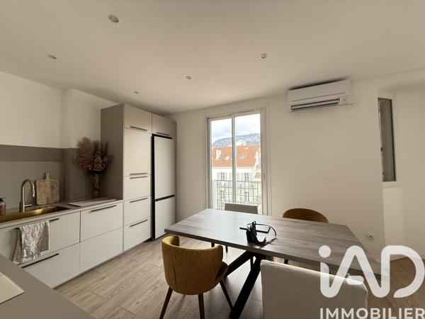 Location appartement 3 pièces 80 m² Toulon